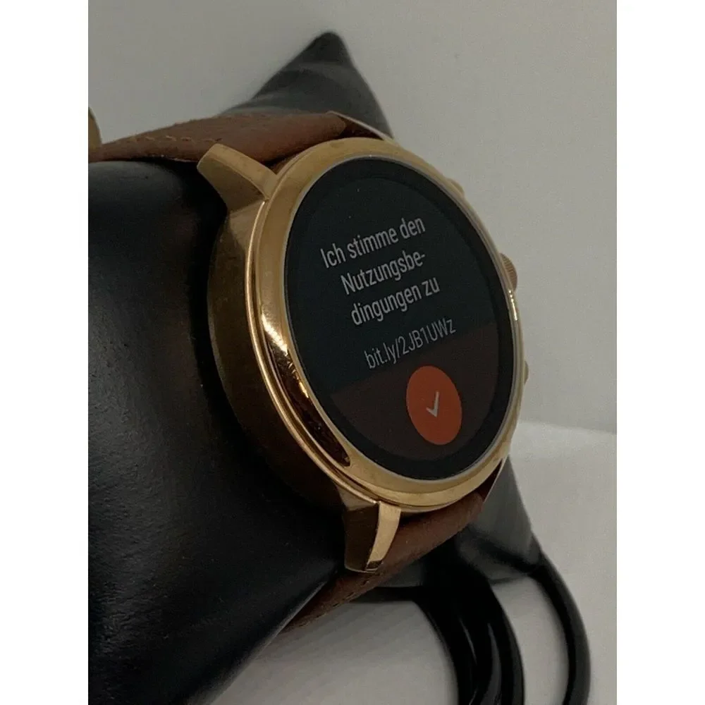Fossil smartwatch gold